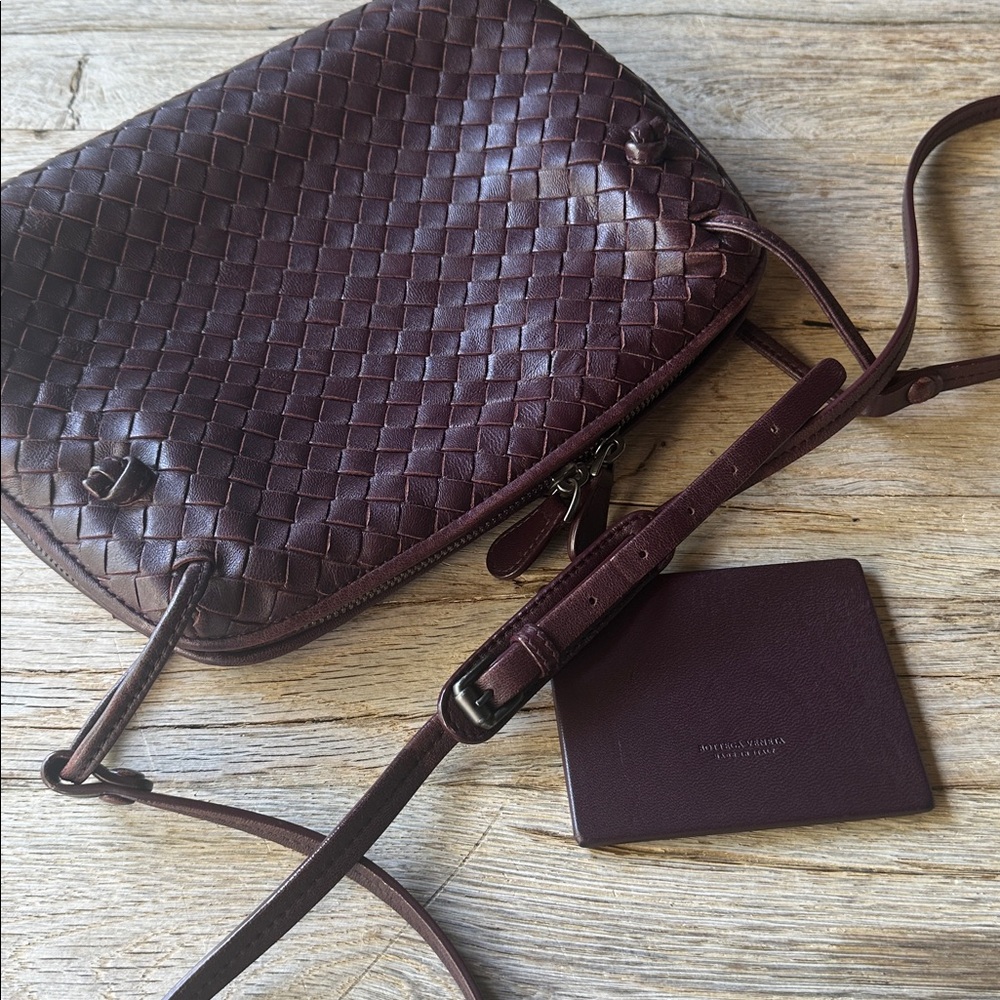 Bottega Veneta / Burgundy / 
Intrecciato Nodini Leather Crossbody Bag